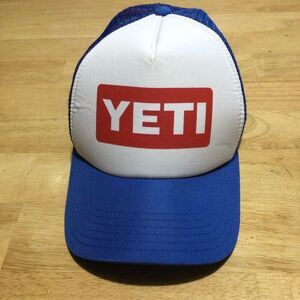 Yeti Coolers Snap‎ Back Trucker Hat Cap Mesh Navy Blue White Embroidered